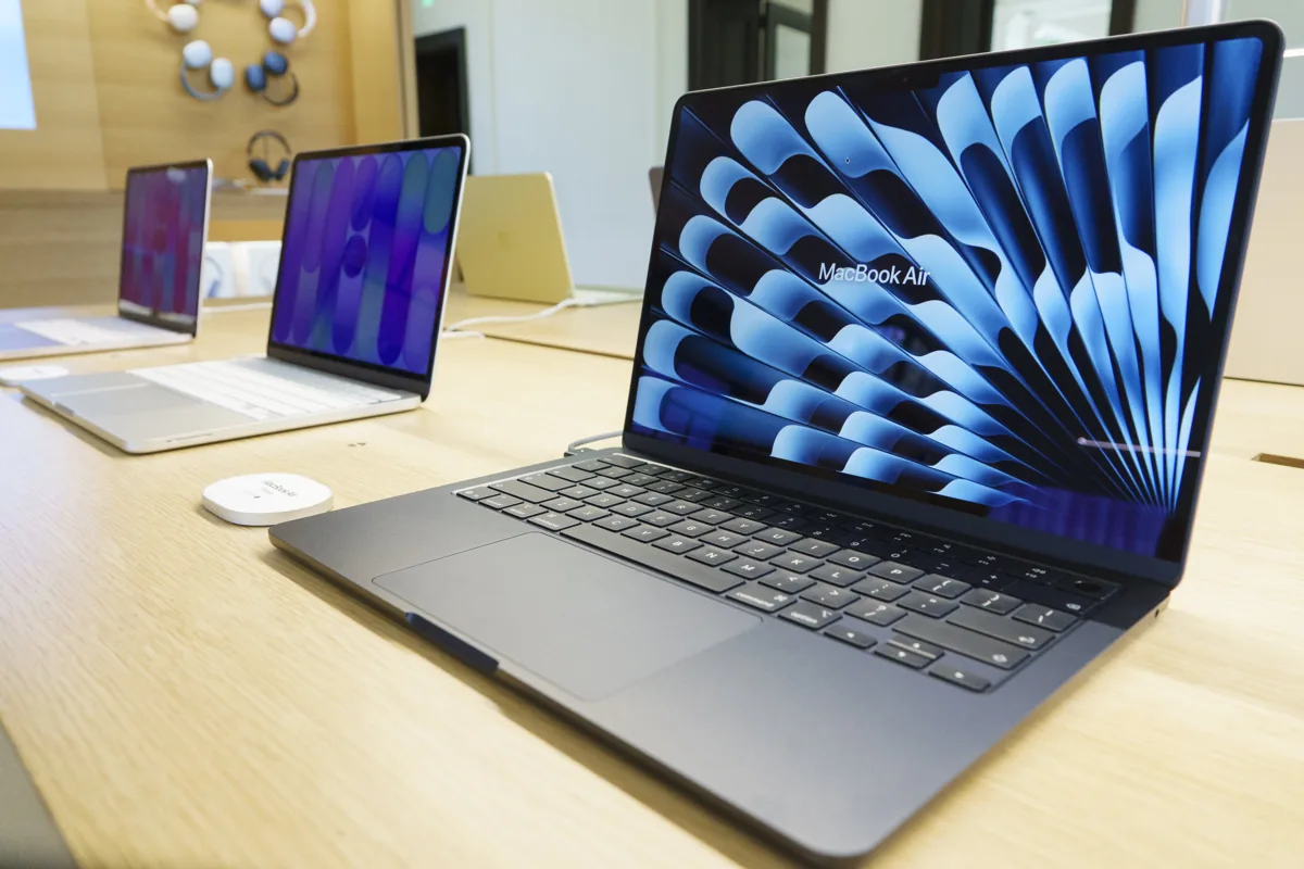 Apple Upgrade Program vs Buying Outright: The Real Cost of Leasing Your iPhone