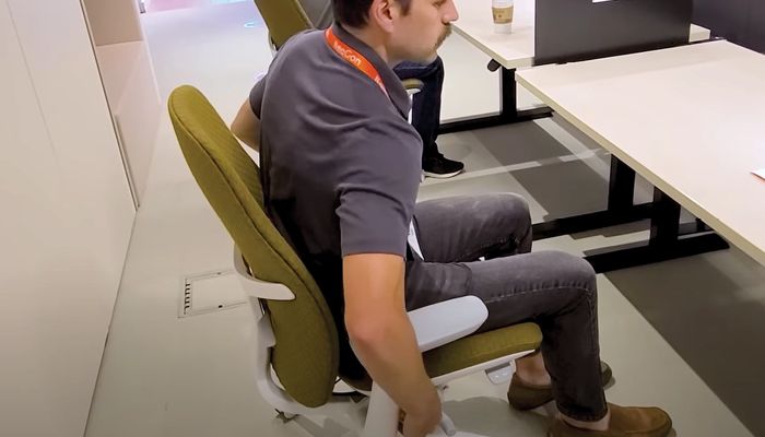 Haworth Zody Luxe vs Herman Miller Aeron: Which Premium Chair Is Worth It?