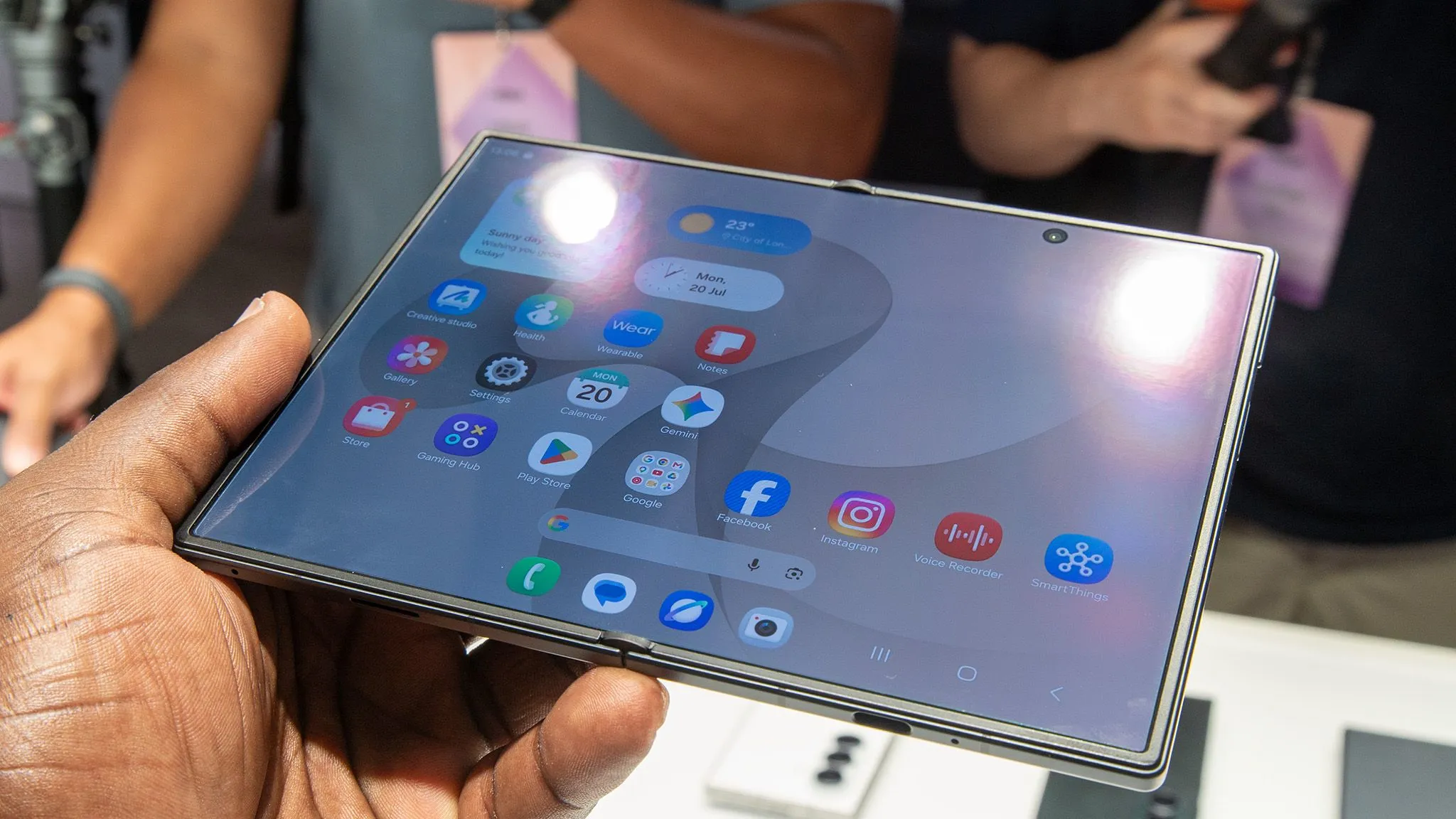 Samsung Galaxy Z Fold 8 Hits Rare $1,100 Discount at T-Mobile—No Trade-In Required