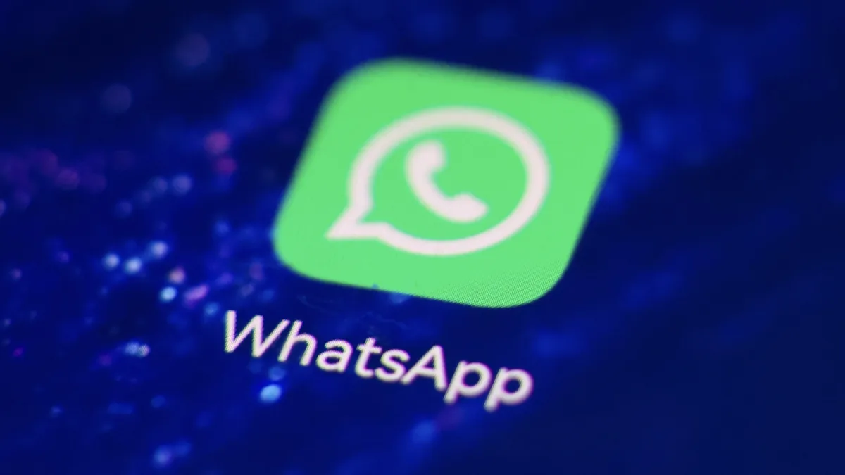 WhatsApp’s Smarter Group Polls Are the Fix Chaotic Chats Needed