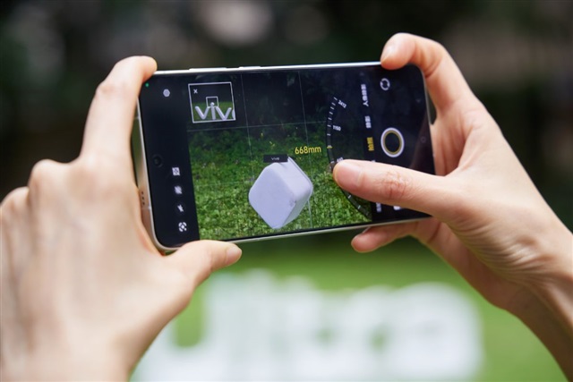 Why Flagship Phones Keep Getting More Expensive