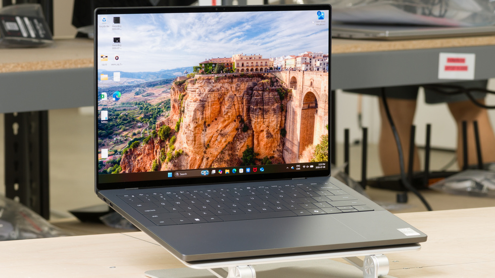 Dell XPS 14 vs ThinkPad X1 Carbon Gen 14: Which 14-Inch Premium Laptop Wins?