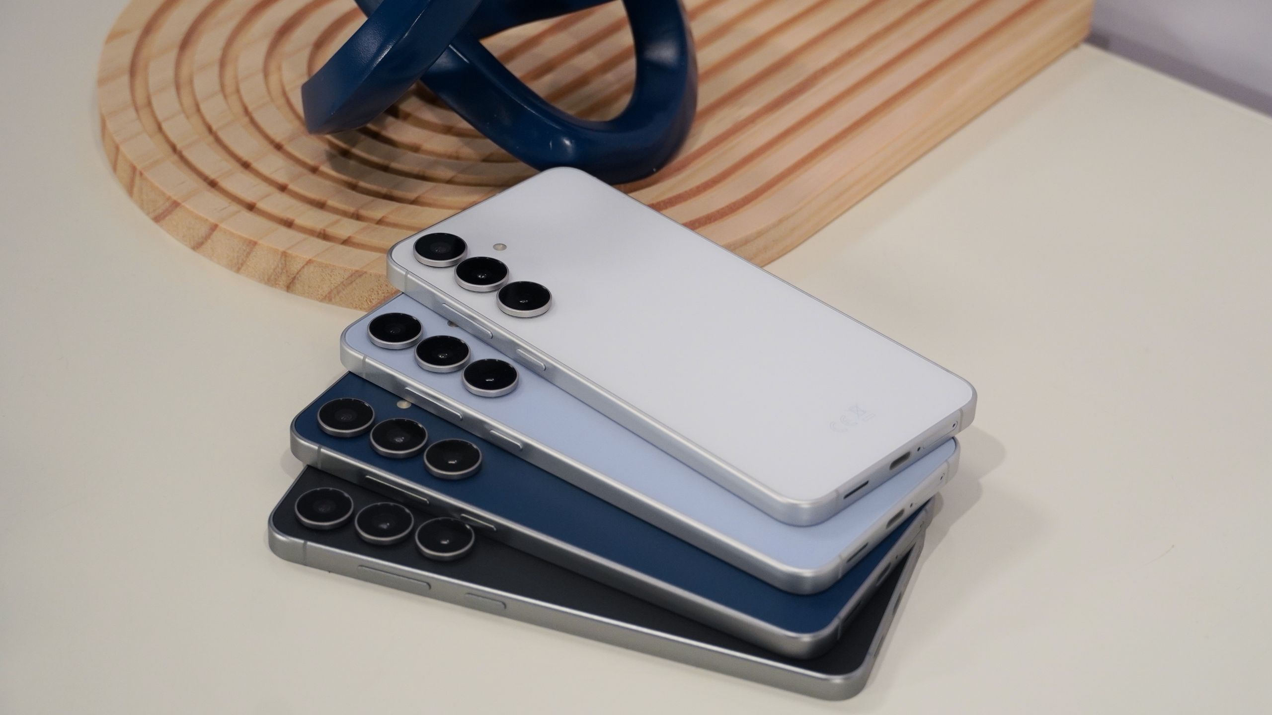 Samsung Galaxy S26 FE Leak: Pricey ‘Fan Edition’ or Secret Flagship?
