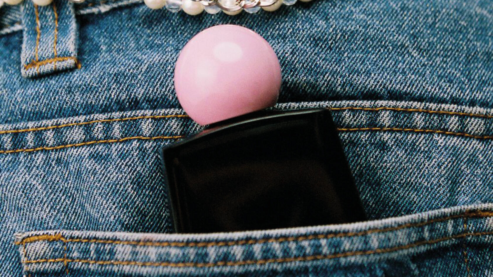 Celebrity Perfumes That Smell Luxurious on a Budget