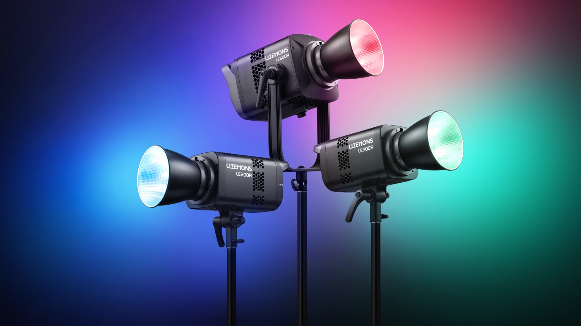 Godox Litemons vs Westcott FJ100: đèn wireless nhỏ gọn cho nhiếp ảnh gia di động