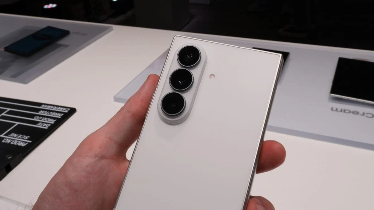 Galaxy Z Series camera AI: Khi điện thoại gập biến người dùng thành nhiếp ảnh gia