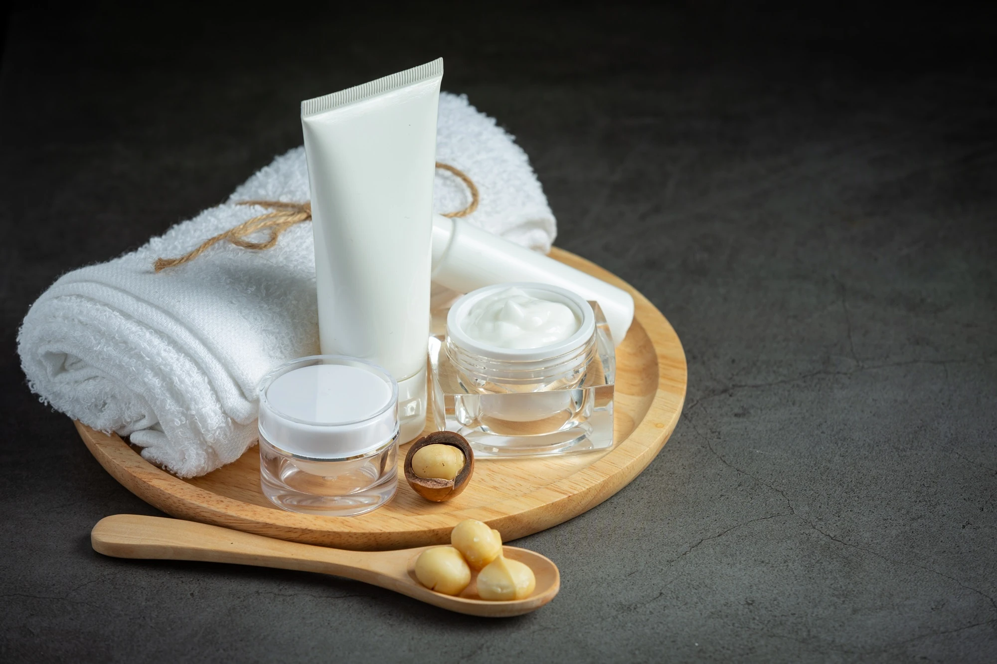 Mỹ phẩm nội địa Việt Nam: Bản sắc riêng giữa áp lực hàng ngoại và hàng giả