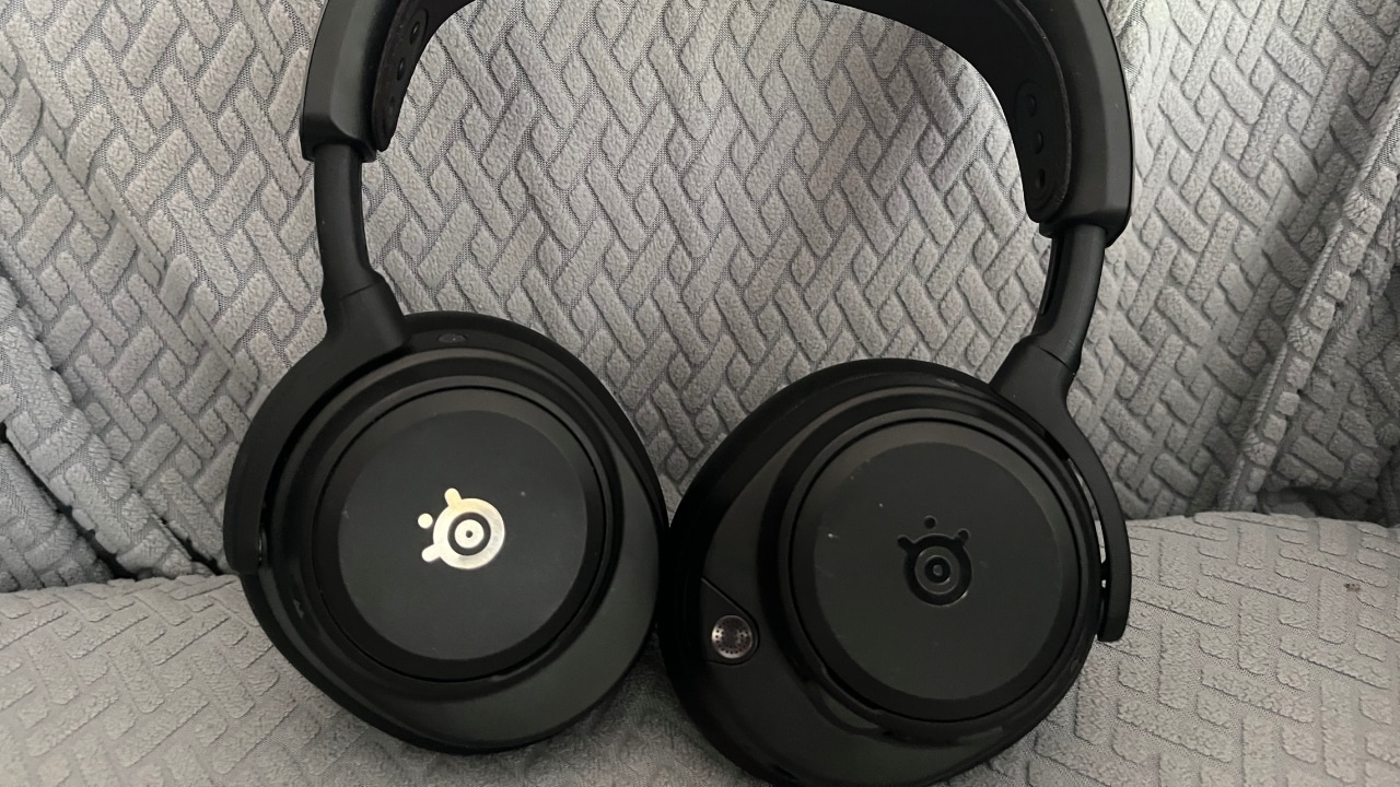 Comfort-First Wireless Gaming Headsets Compared