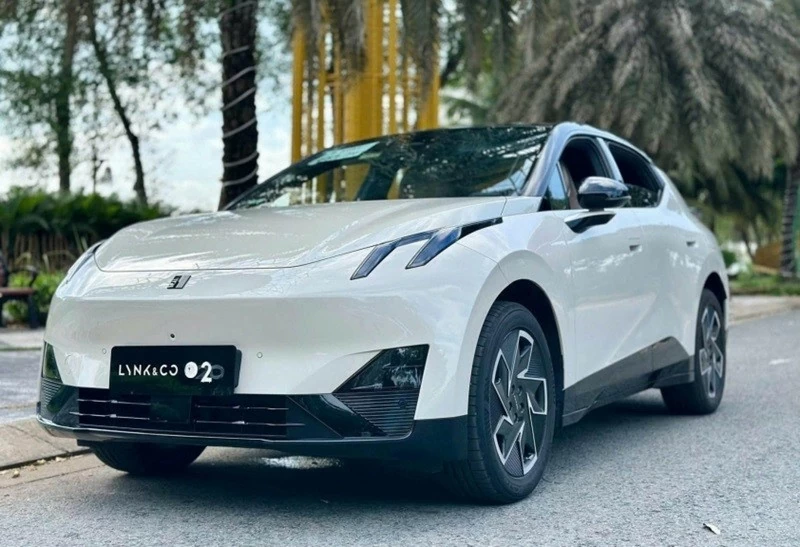 Lynk & Co 02 và 03 mở bán: Đòn đánh mới vào SUV điện và sedan hạng C
