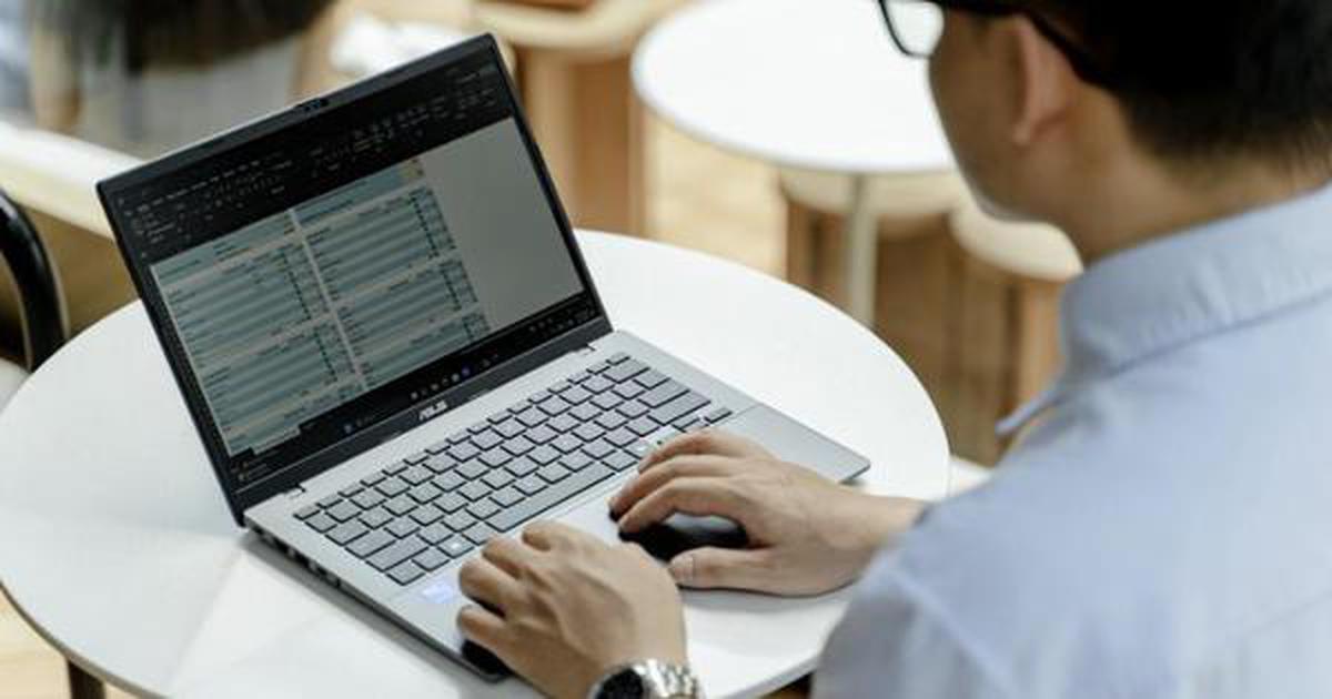Laptop sinh viên AI: Chọn sao cho học tập hiệu quả hơn