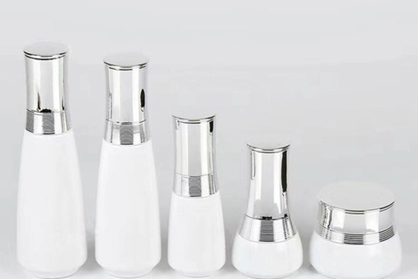 4 sản phẩm mỹ phẩm bị thu hồi: Cảnh báo đỏ cho người mua online