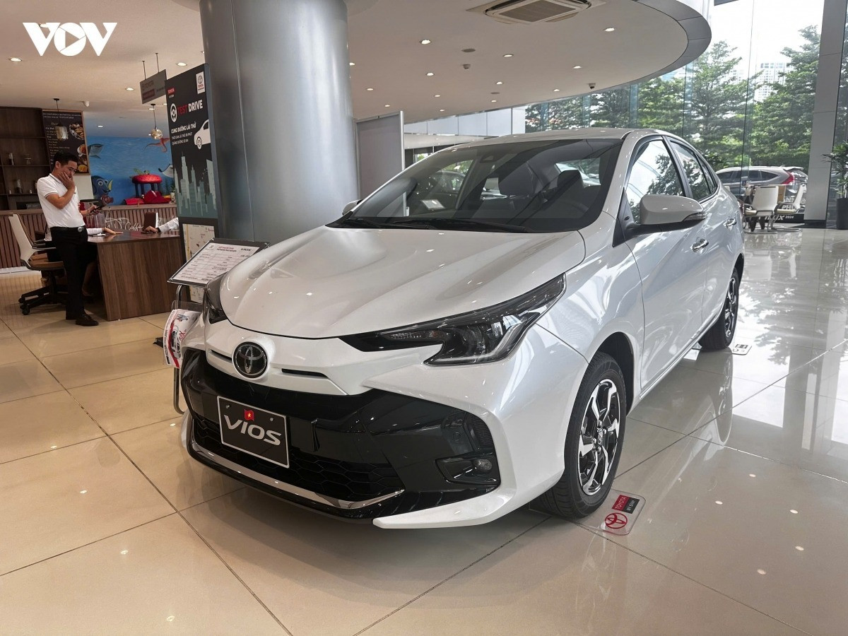 Tháng 8 ô tô điện và xe xăng đồng loạt giảm sâu, có nên chốt trước tháng Ngâu?