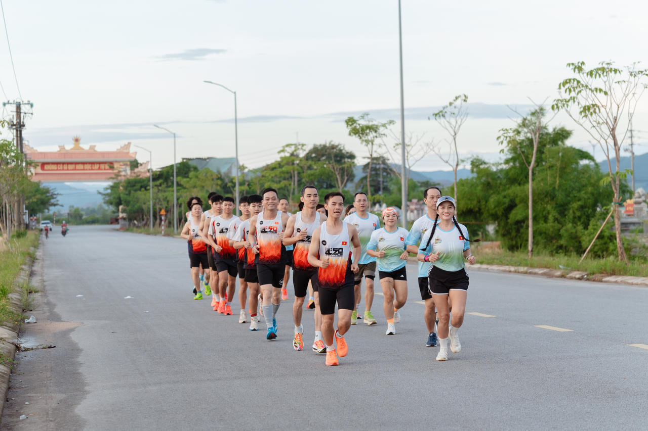 Giải chạy cộng đồng: từ Kim Trà đến Nha Trang, đường chạy của tình thân