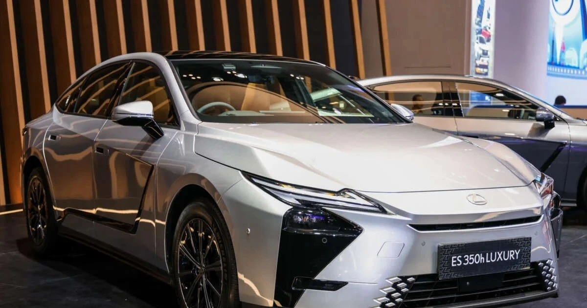 Ba mẫu SUV hybrid sắp về Việt Nam: Chọn Lexus ES, Toyota Land Cruiser hybrid hay Subaru Forester HEV?
