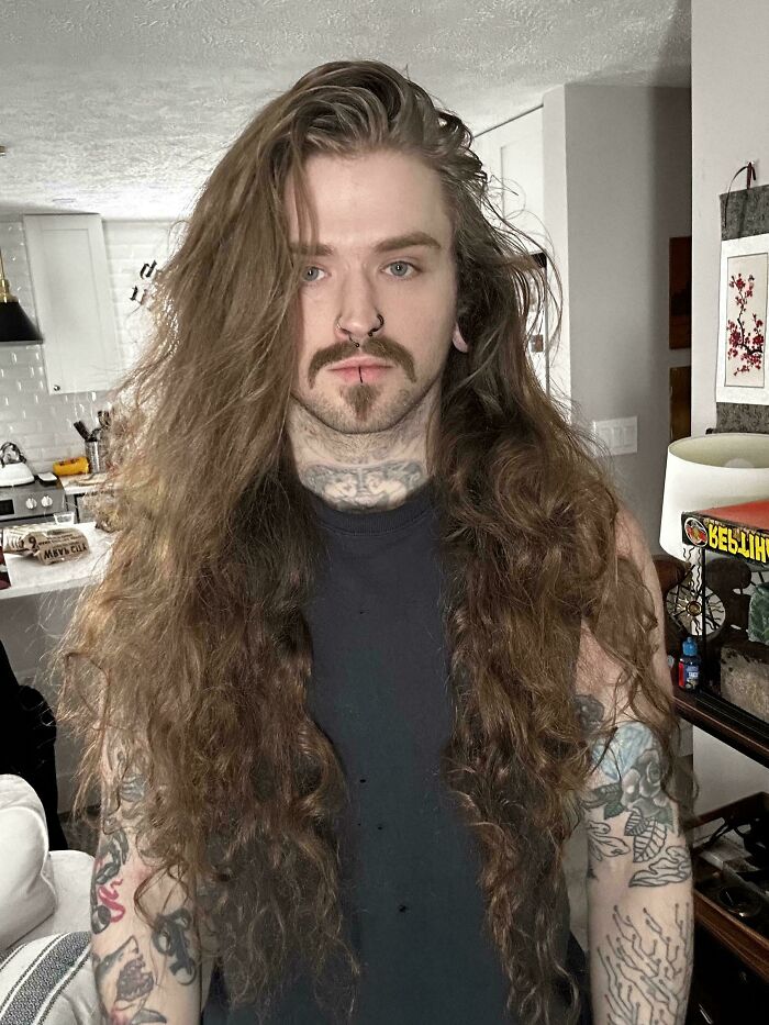 Long Hair for Men: Styling, Growth and Everyday Maintenance