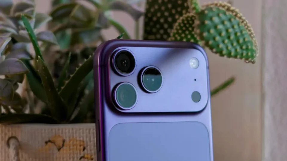 Mua iPhone 17 giảm giá sâu hay chờ iPhone 18?