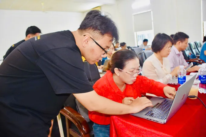 Làn sóng AI buộc người lao động phải học kỹ năng mới để giữ việc làm
