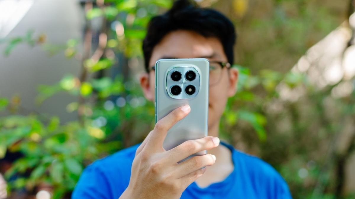 iPhone 15 Pro Max vs Galaxy S24 Ultra: chọn máy chơi game và quay 4K