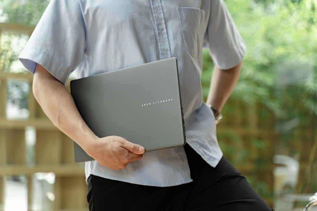 Laptop sinh viên AI: Chọn sao cho học tập hiệu quả hơn