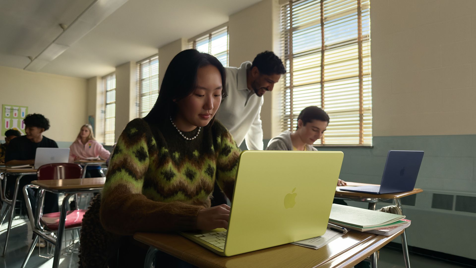 Choosing the Right Laptop for Your Studies: MacBook vs Windows at Every Budget