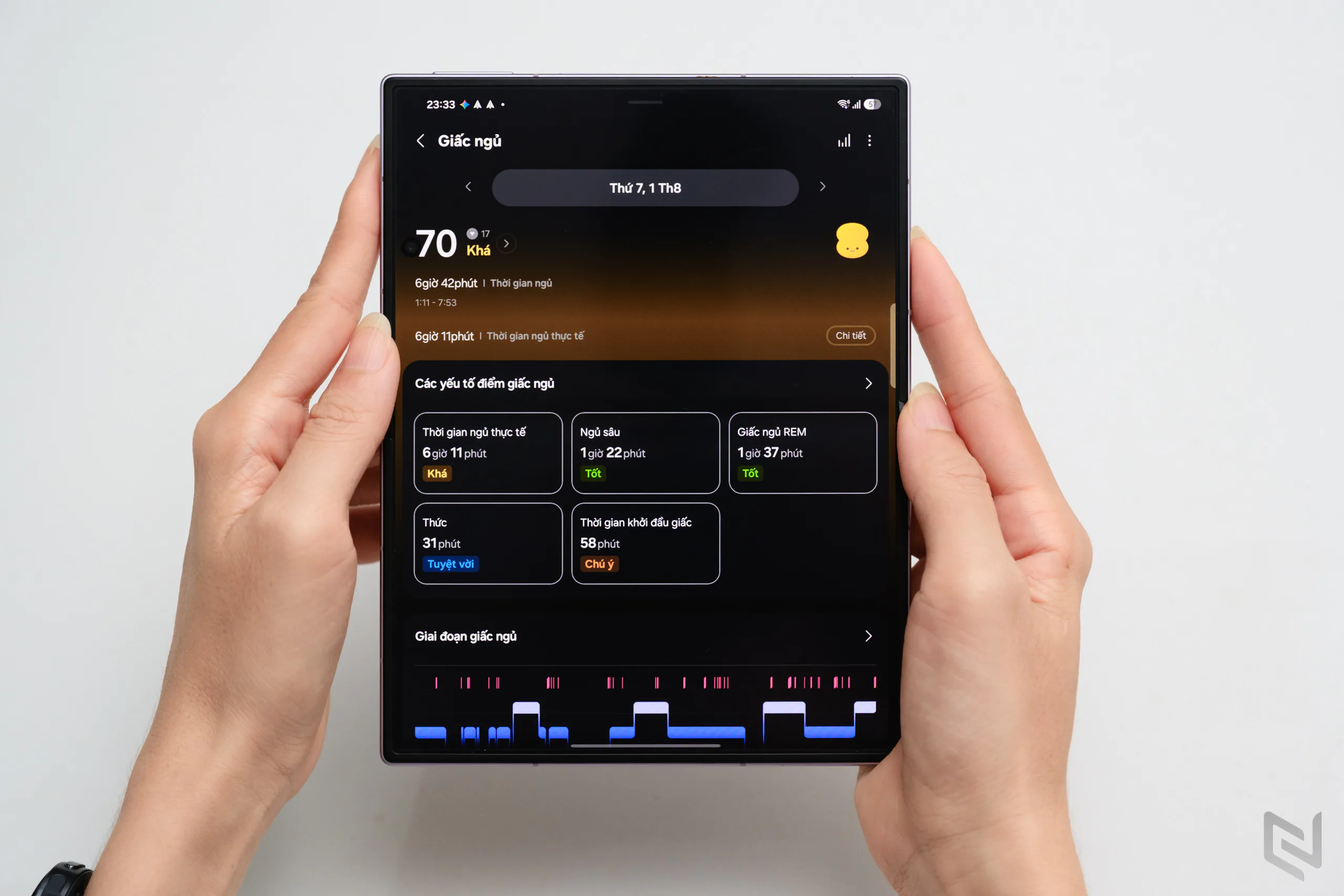 Galaxy Watch9 theo dõi giấc ngủ và sức khỏe bằng AI