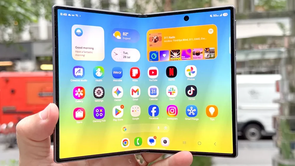 iPhone Ultra đối đầu Galaxy Z Fold 8: có đáng trả thêm tiền?