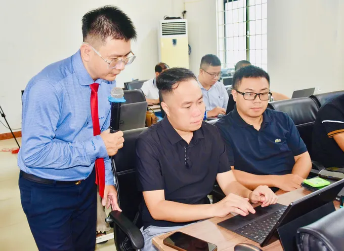 Làn sóng AI buộc người lao động phải học kỹ năng mới để giữ việc làm