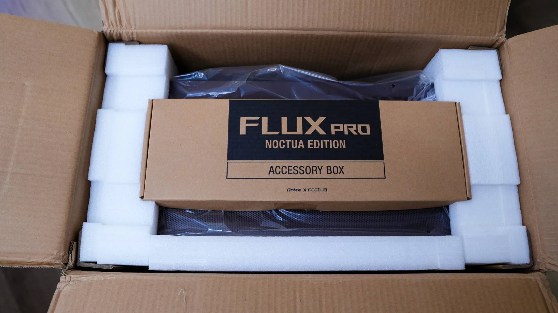 ASUS Prime AP304 vs Antec Flux Pro Noctua: Vỏ case nào cho PC gaming cao cấp?