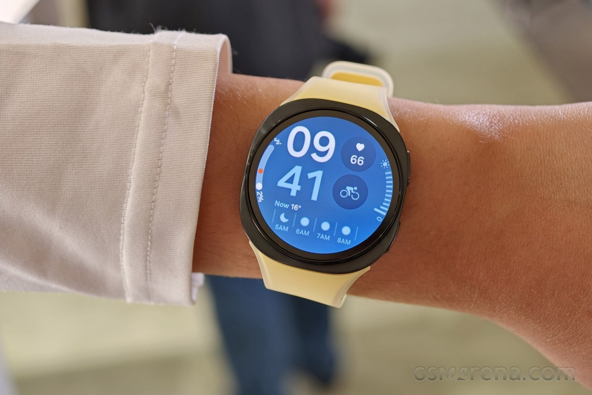 Samsung’s Budget Smartwatch Ditches Wear OS for Battery First