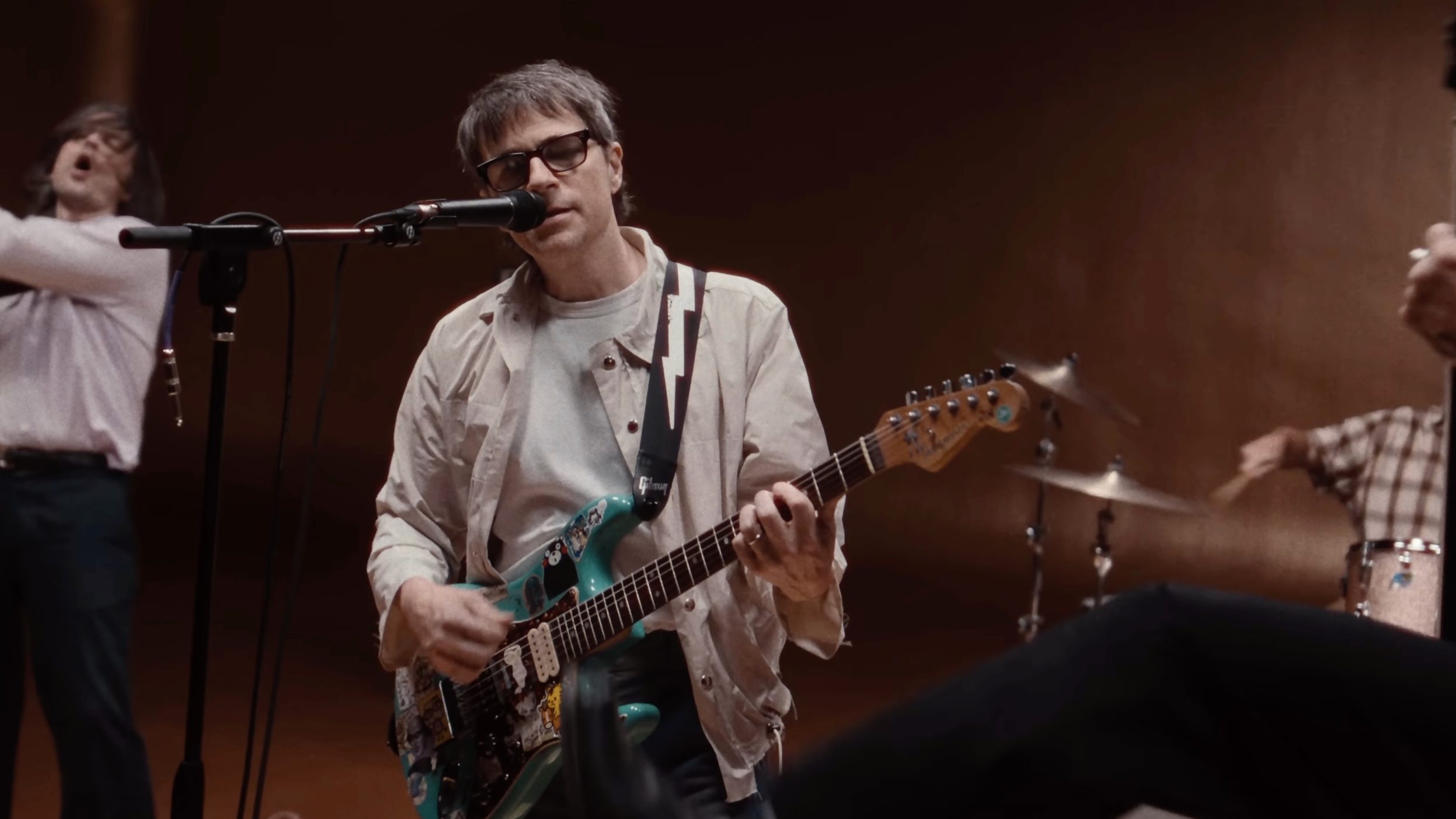 Weezer’s ‘C.E.O.’ Turns ’90s Rock Nostalgia Into a Gold Statement
