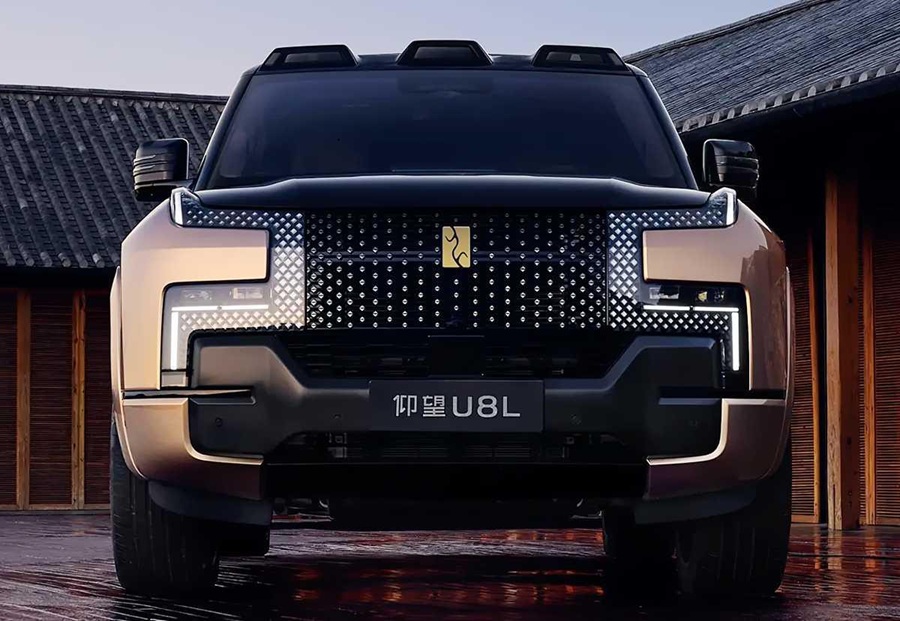 BYD và cuộc chơi xe điện siêu sang: Yangwang U8L đối đầu Denza Z9S