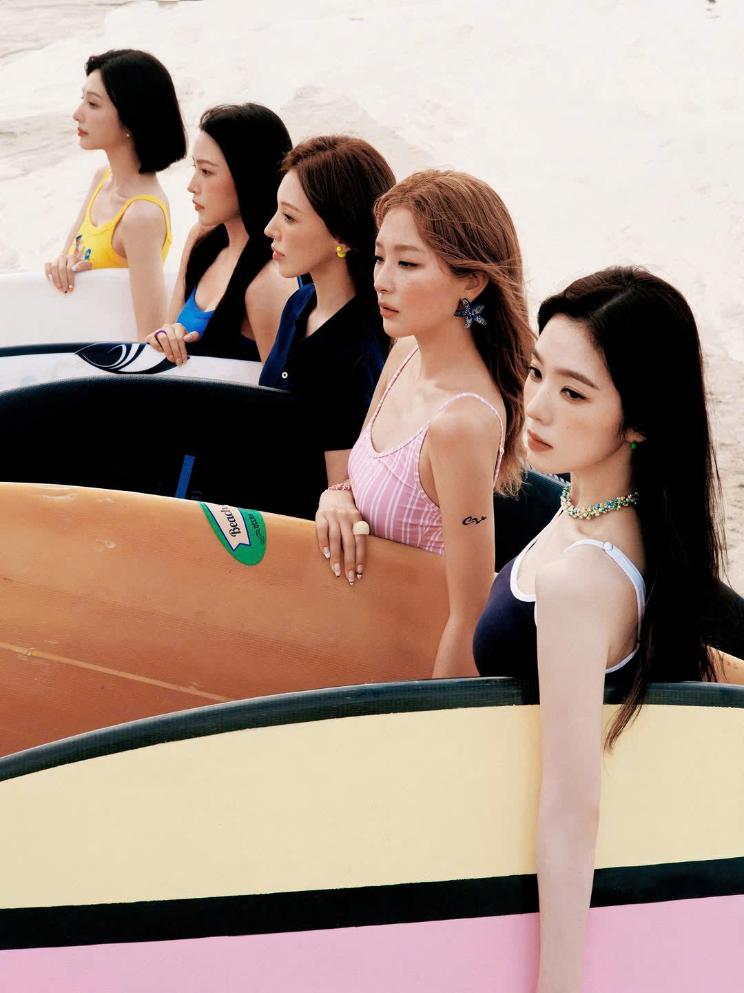 Red Velvet thăng hạng toàn cầu với ‘Surfin’ Boy’