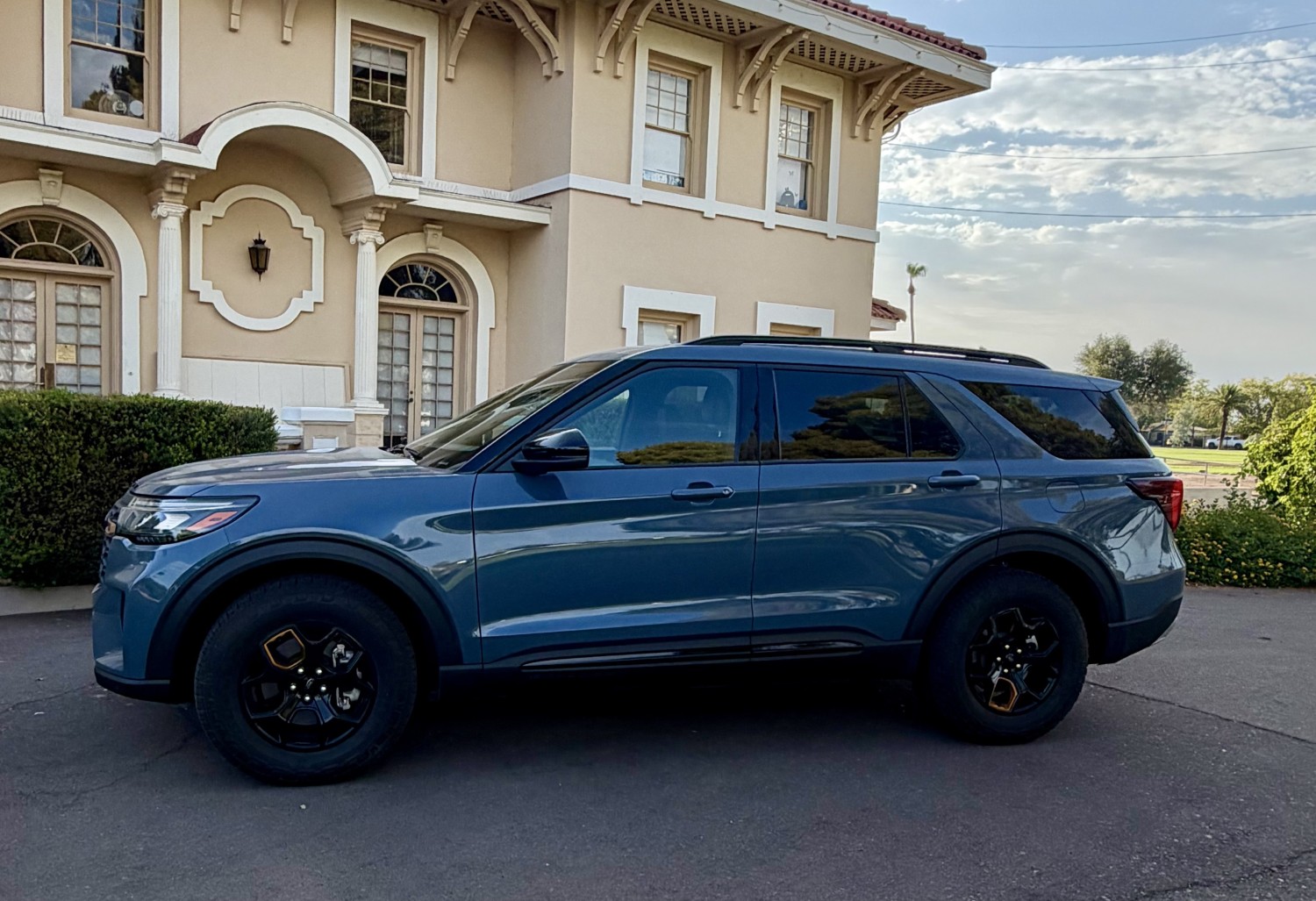 Gas SUV Buying Guide: Subcompact Value vs Midsize Muscle