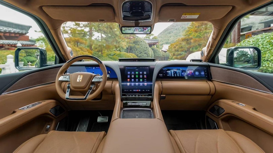 BYD Yangwang U8L Snowcrest và Ti7: bước ngoặt xe sang
