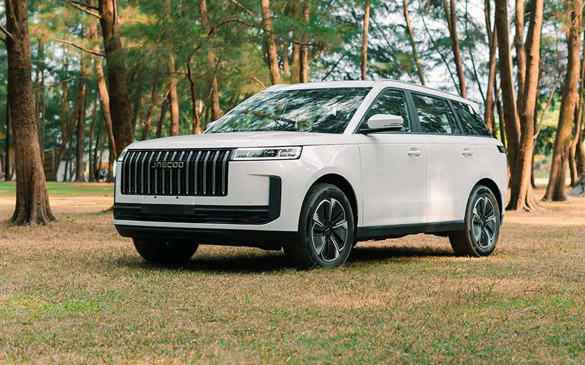 Jaecoo J5 chốt giá từ 559 triệu: chiến lược SUV đa động cơ