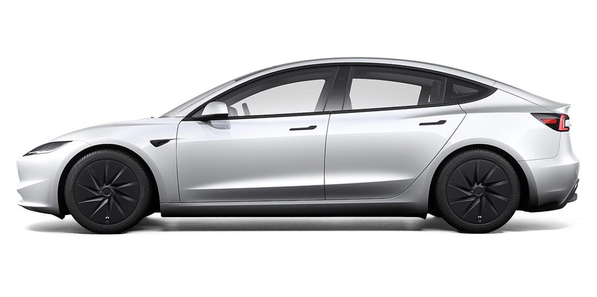 Electric Cars Now Cheaper Than Hybrids: The Market’s Tipping Point