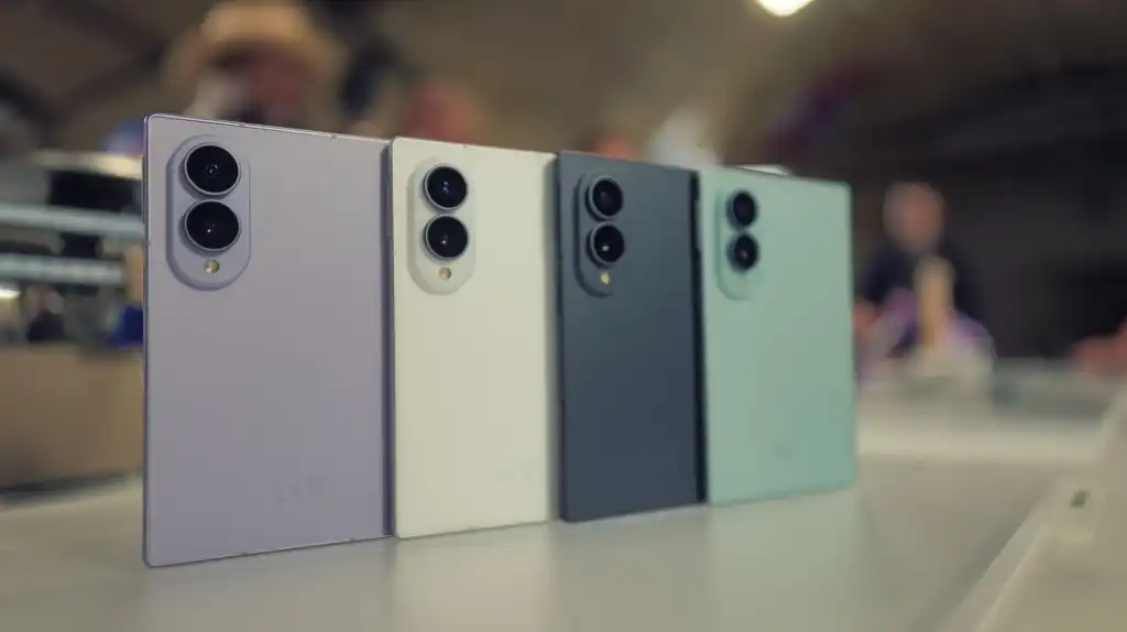 Galaxy Z Fold 8 Delivery Delays: Pre-Order Now or Wait?
