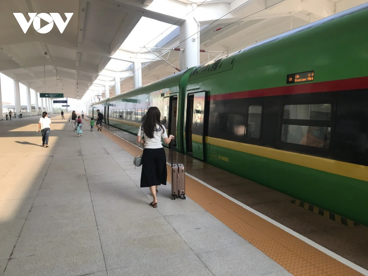 Đường sắt tốc độ cao Bắc-Nam: Hành lang năng lượng mới hay phép thử hạ tầng điện?