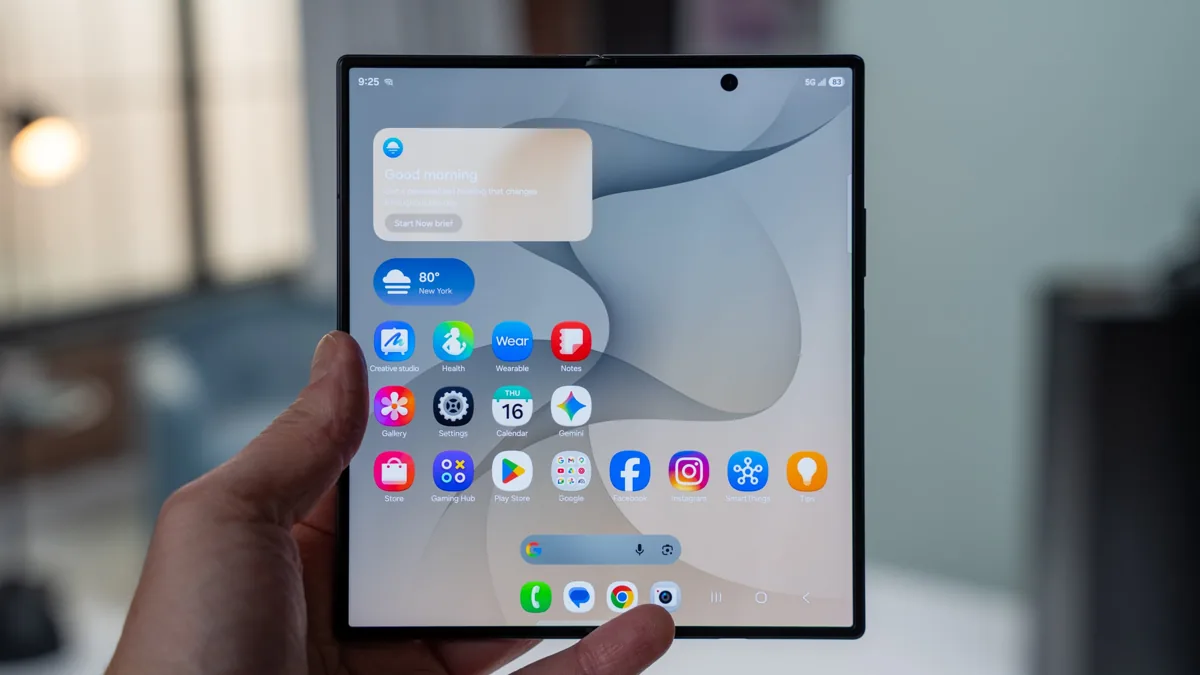 Galaxy Z Fold 8 vs Z Fold 8 Ultra: Is the Premium Worth It?