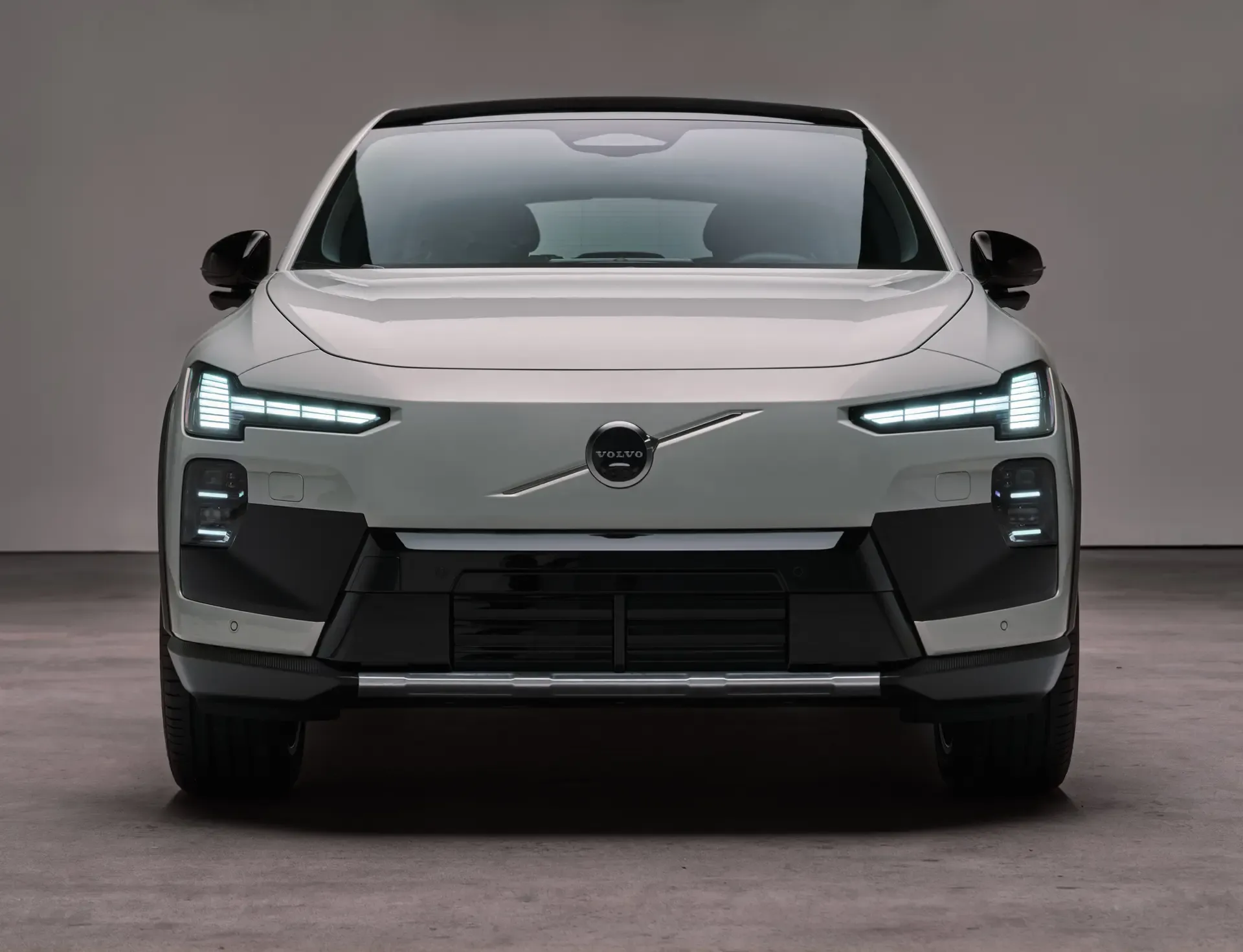Volvo EX50 vs Tesla Model Y L: New Three-Row EV Family Haulers