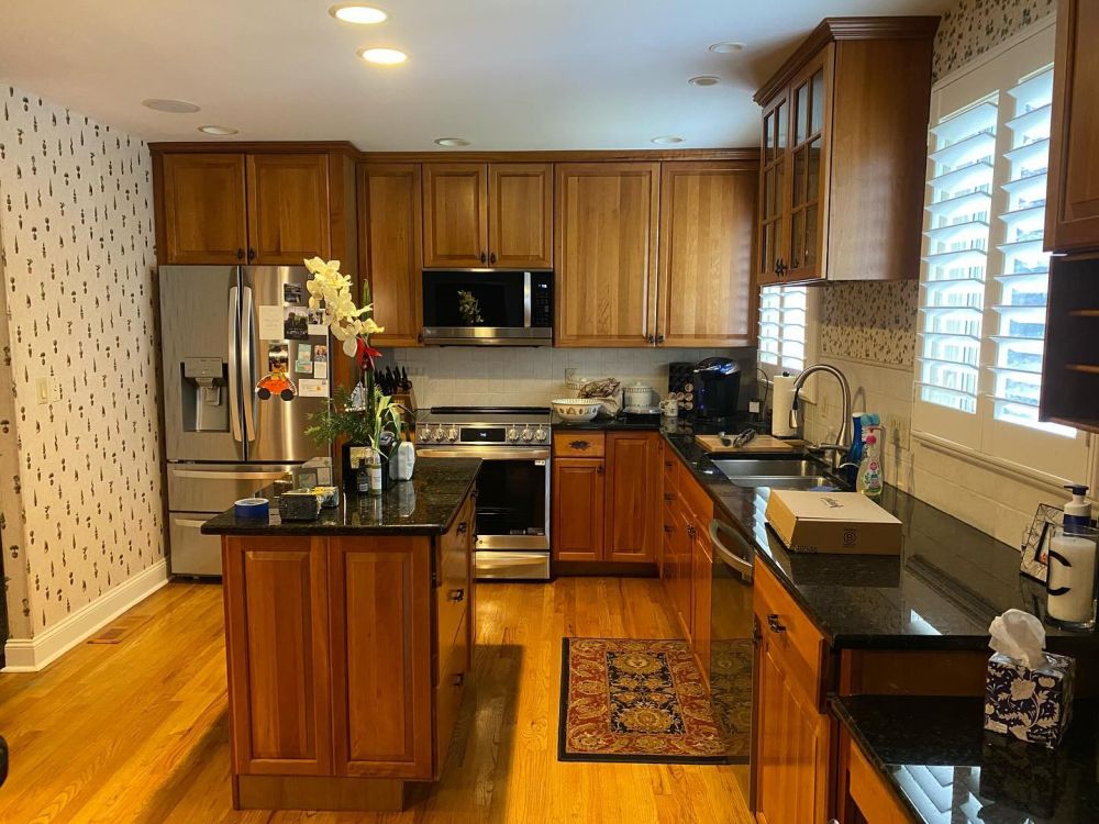 How Strategic Cabinet Paint Colors Transform a Tired Kitchen