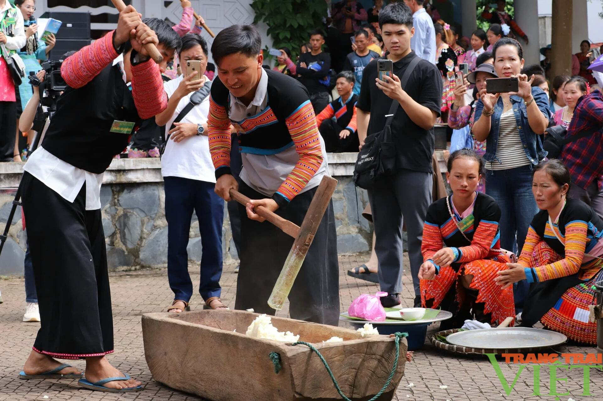 Lễ mừng cơm mới và hành trình du lịch di sản văn hóa tiết kiệm