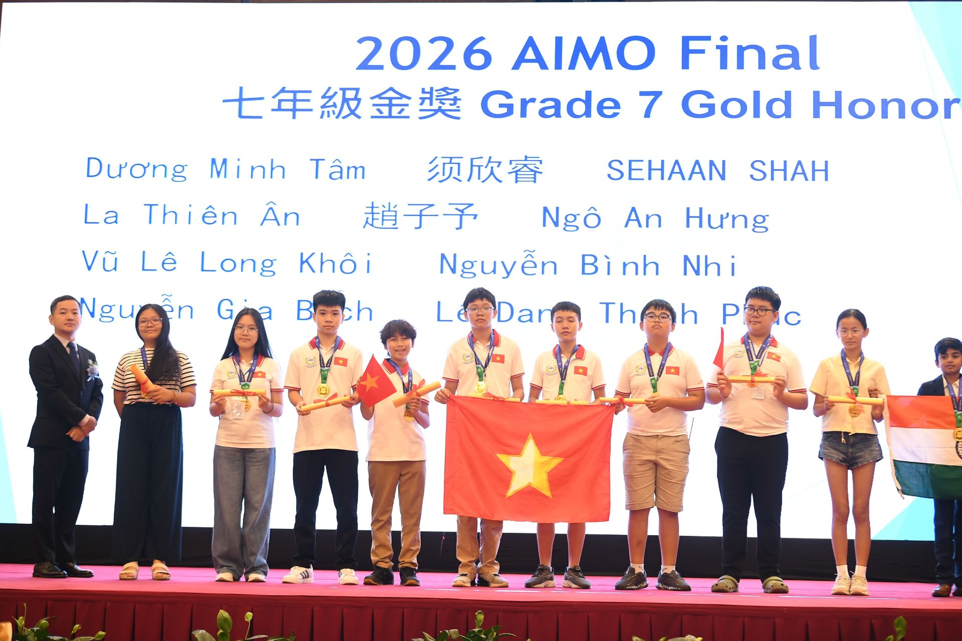 Học sinh Việt Nam tỏa sáng tại Đấu trường Toán học Châu Á