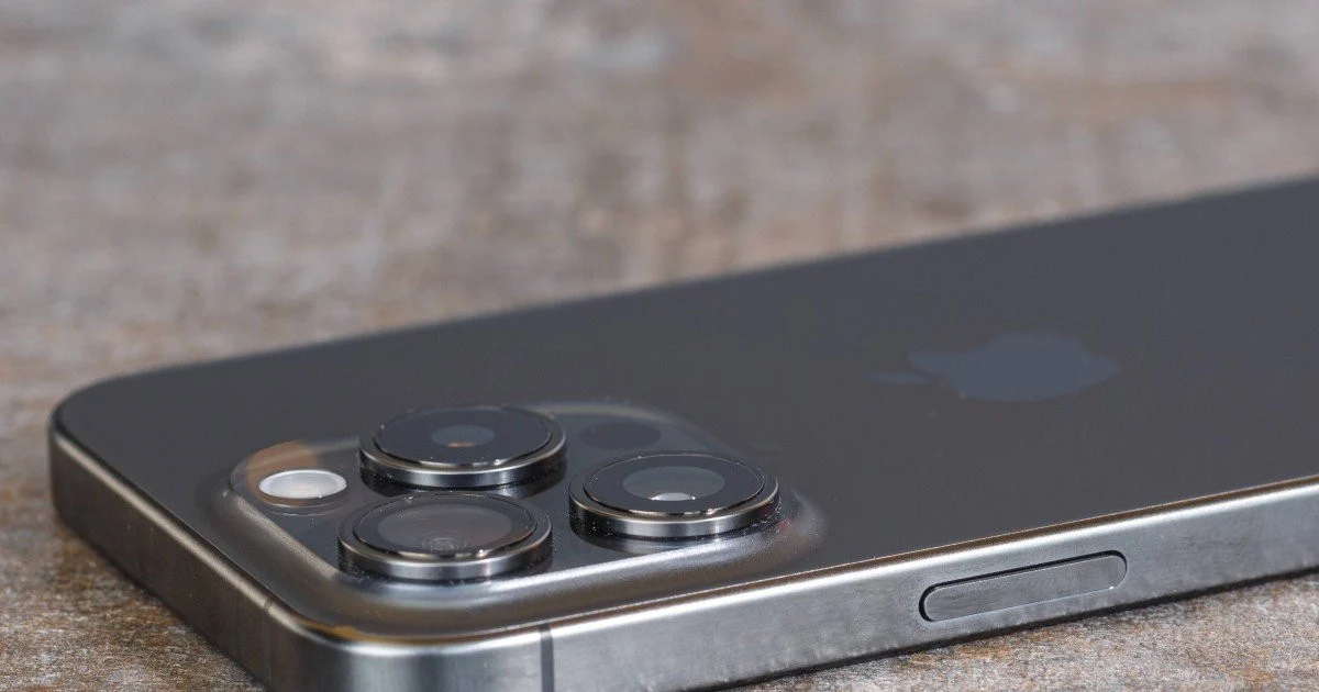 iPhone 15 Pro cũ hay iPhone 13 Pro giá rẻ: chọn giá trị thực tế