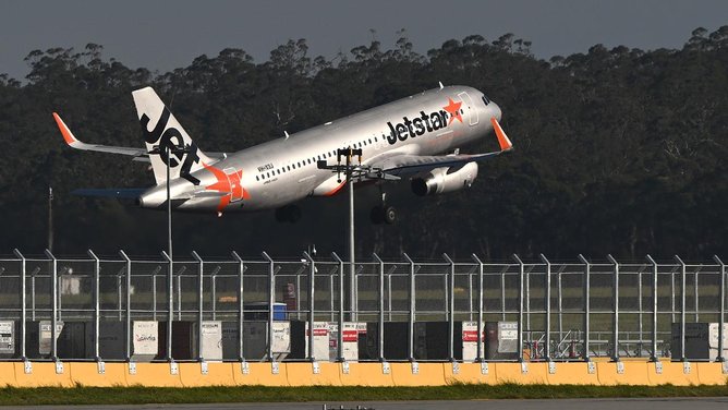 Jetstar’s Overhead Locker Fees Push Unbundling Too Far