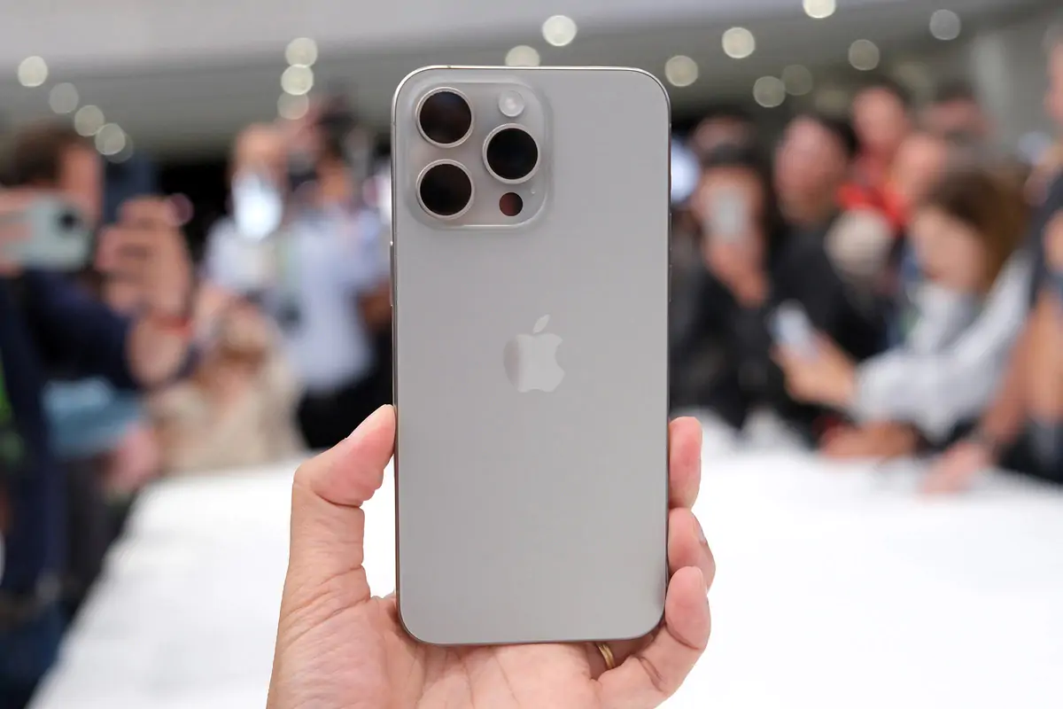 Cách bảo quản iPhone cũ trong tủ mà không làm hỏng pin