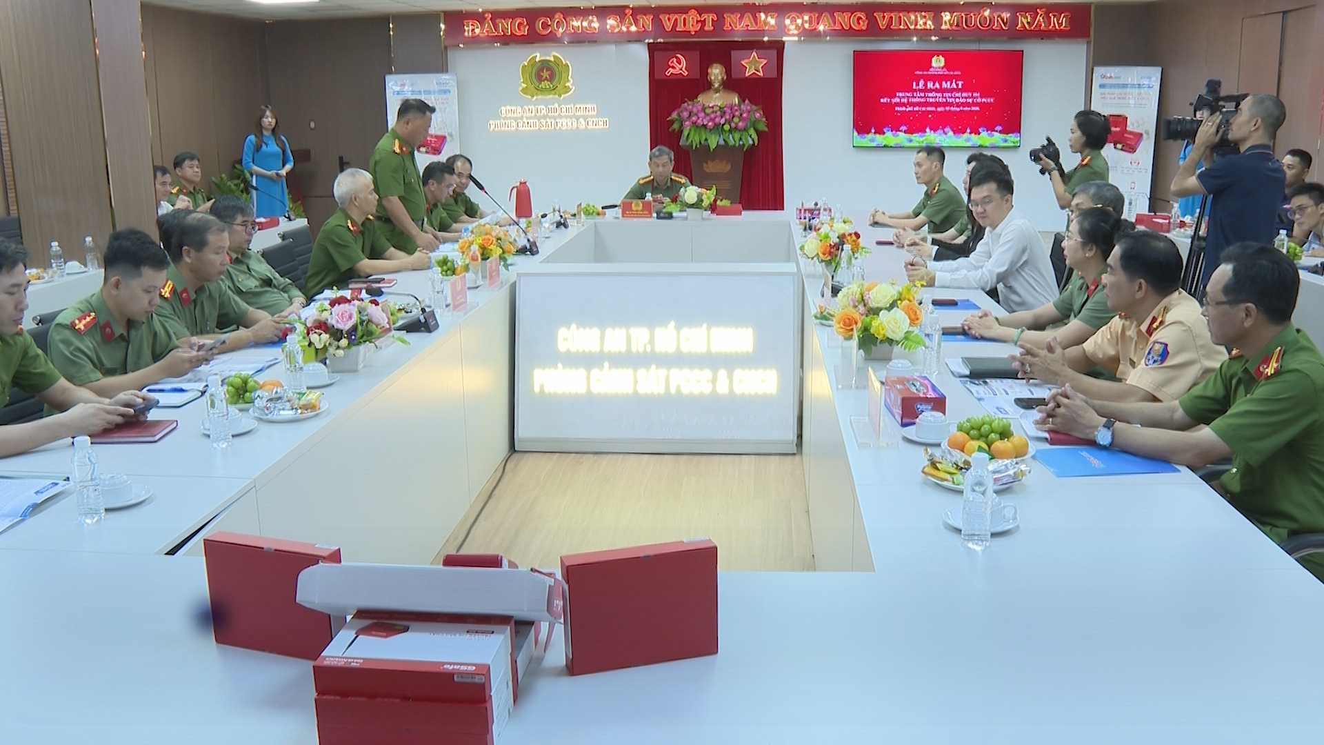 Trung tâm chỉ huy số đang thay đổi cách thành phố ứng cứu khẩn cấp