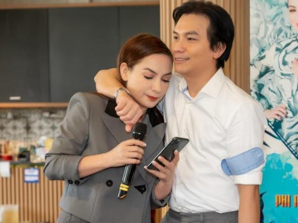 Con em ca sĩ nổi tiếng và quyền được chọn con đường riêng