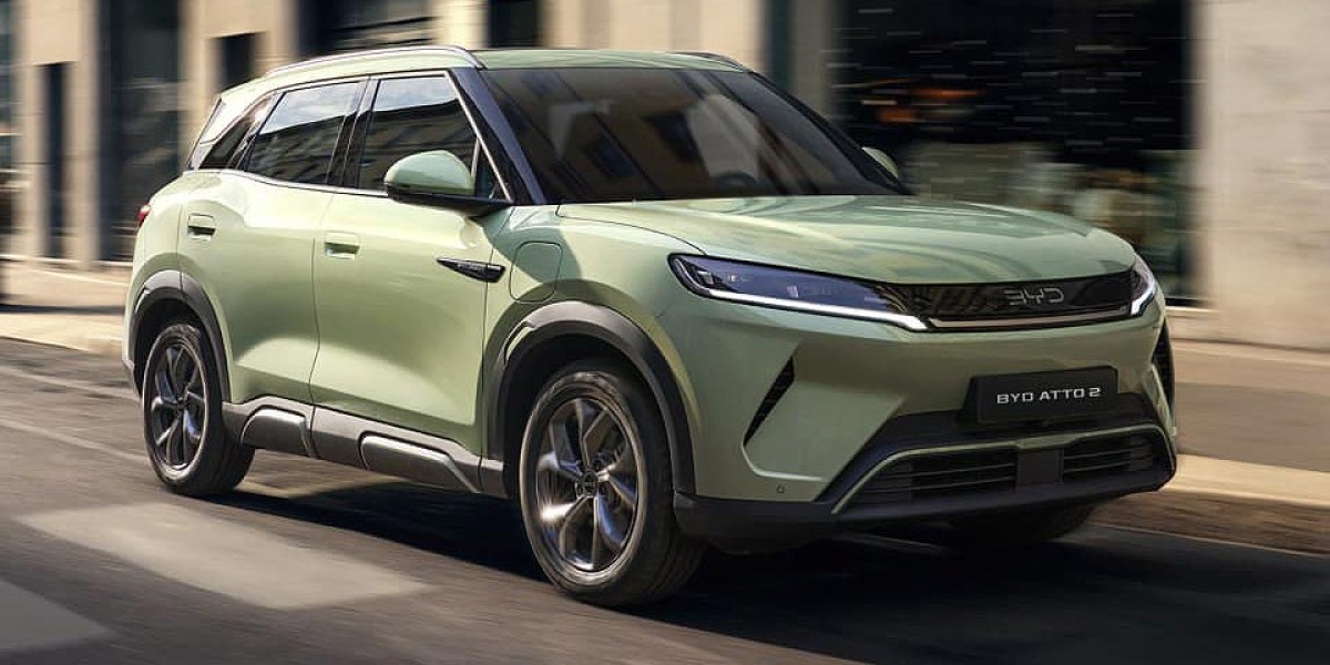 Electric Cars Now Cheaper Than Hybrids: The Market’s Tipping Point
