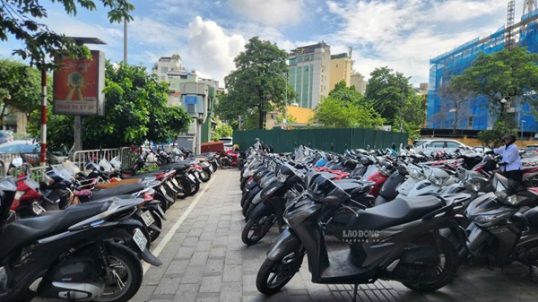 Hà Nội hỗ trợ chuyển đổi xe điện: Chính sách, hạ tầng và thực tế triển khai